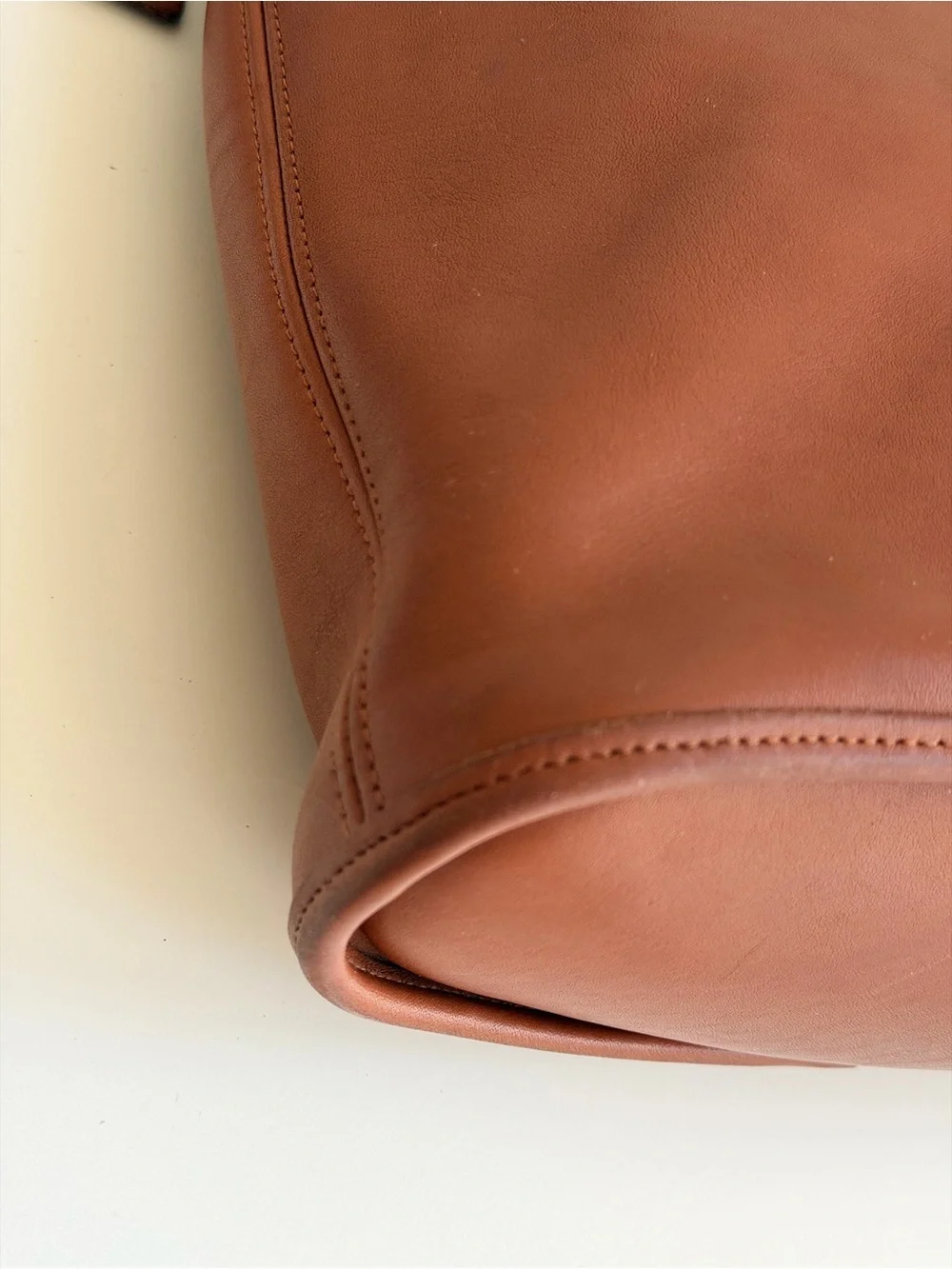 Authentic Coach 9952 Vintage Nicholas Leather Bucket Crossbody Bag